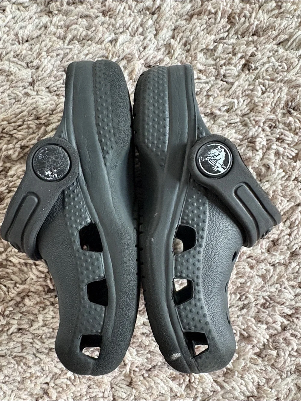$10👄 CROCS Kids Classic Clog in Black